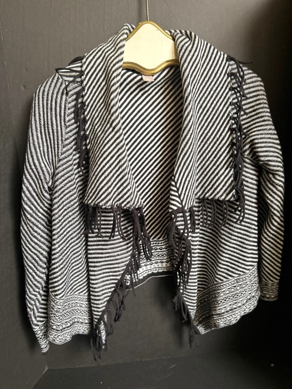 Chico’s Black & White Fringe Knit Cardigan – Size 1 (Medium)